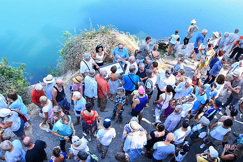L'inauguration du parcours a réuni une foule considérable autour des lacs.