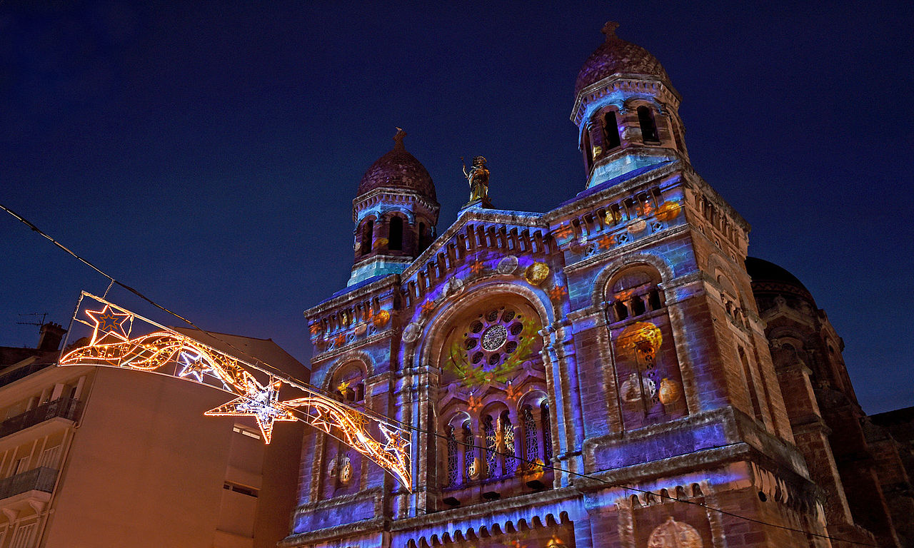 Zoom sur le parcours de Noël la basilique NotreDame Ville de Saint