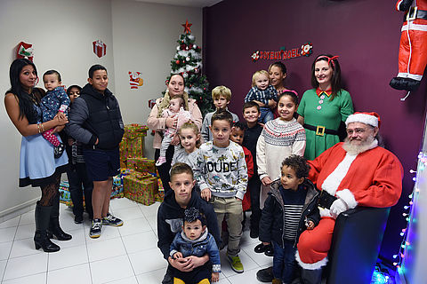 Enfants et parents aux anges.