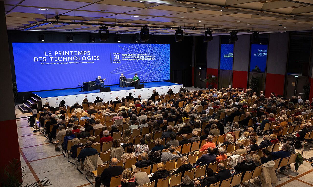 Printemps des Technologies : les Raphaëlois sensibilisés aux richesses et  aux écueils du numérique - Ville de Saint-Raphaël