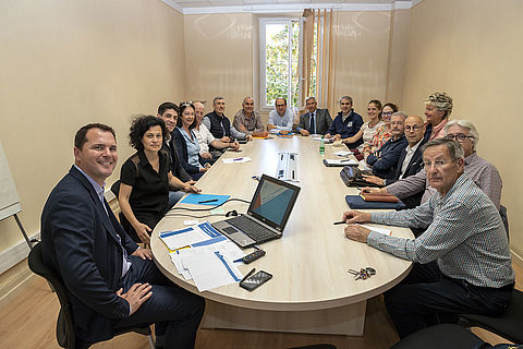 Les membres du comité de l'Office de commerce réunis ce 30 avril à l'hôtel de ville.