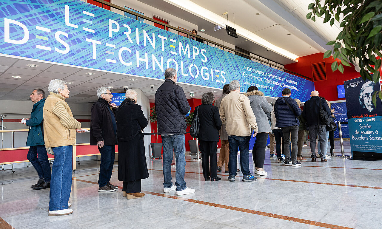 Printemps des Technologies : les Raphaëlois sensibilisés aux richesses et  aux écueils du numérique - Ville de Saint-Raphaël